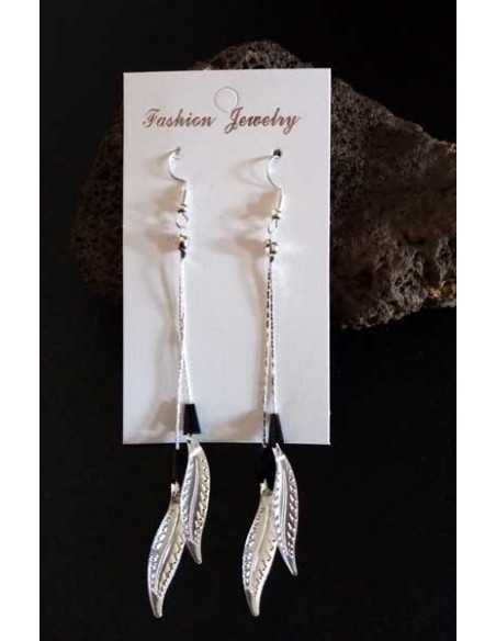 Boucles d'oreilles pendantes fantaisie feuilles et perles noires